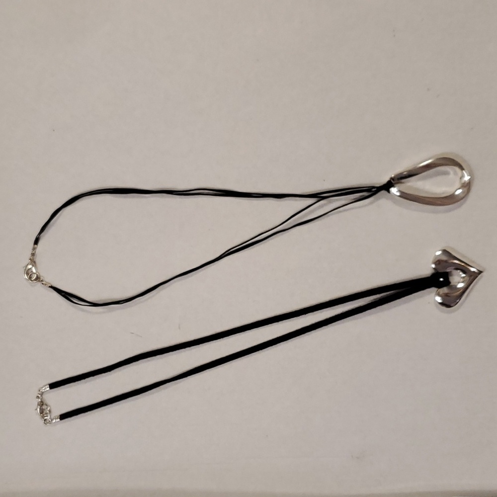 Black/silver necklaces - Picture 1 of 2